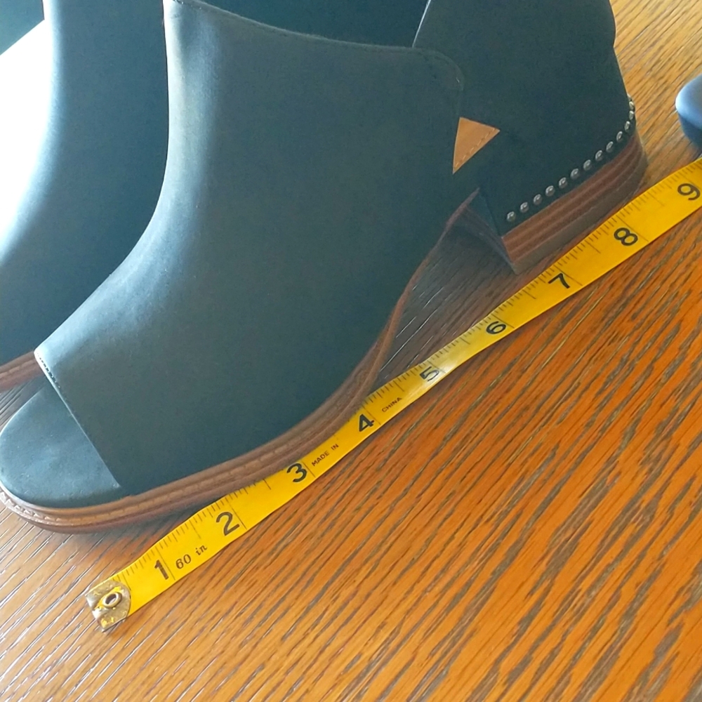 NWOT Chic Black Peep-Toe Ankle Boots - Picture 7 of 9